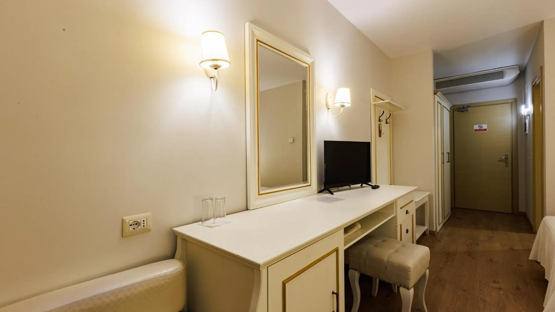 Riverside Rooms At Hotel Fieri Albania